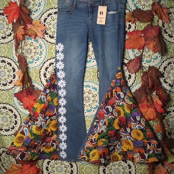 Aeropostale Denim - 1829 Jeaniemade Size 8 Aeropostale Bell-Bottoms